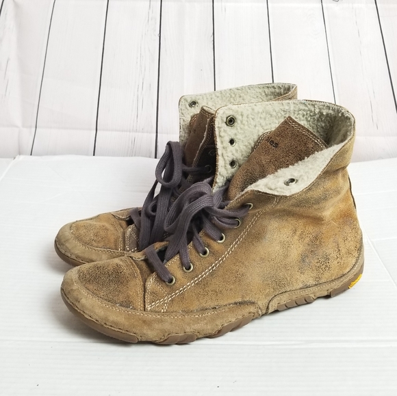 hush puppies vibram sole